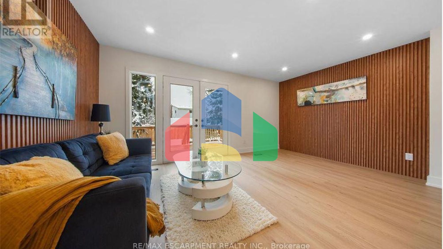 Residential - Single Family Home - Hamilton, Canada - Canada