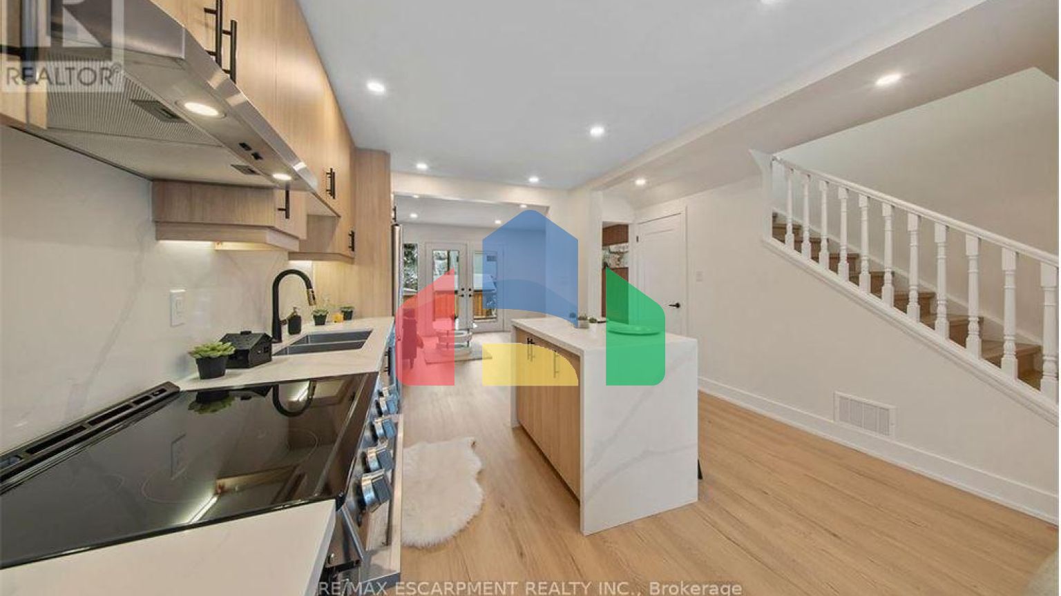 Residential - Single Family Home - Hamilton, Canada - Canada