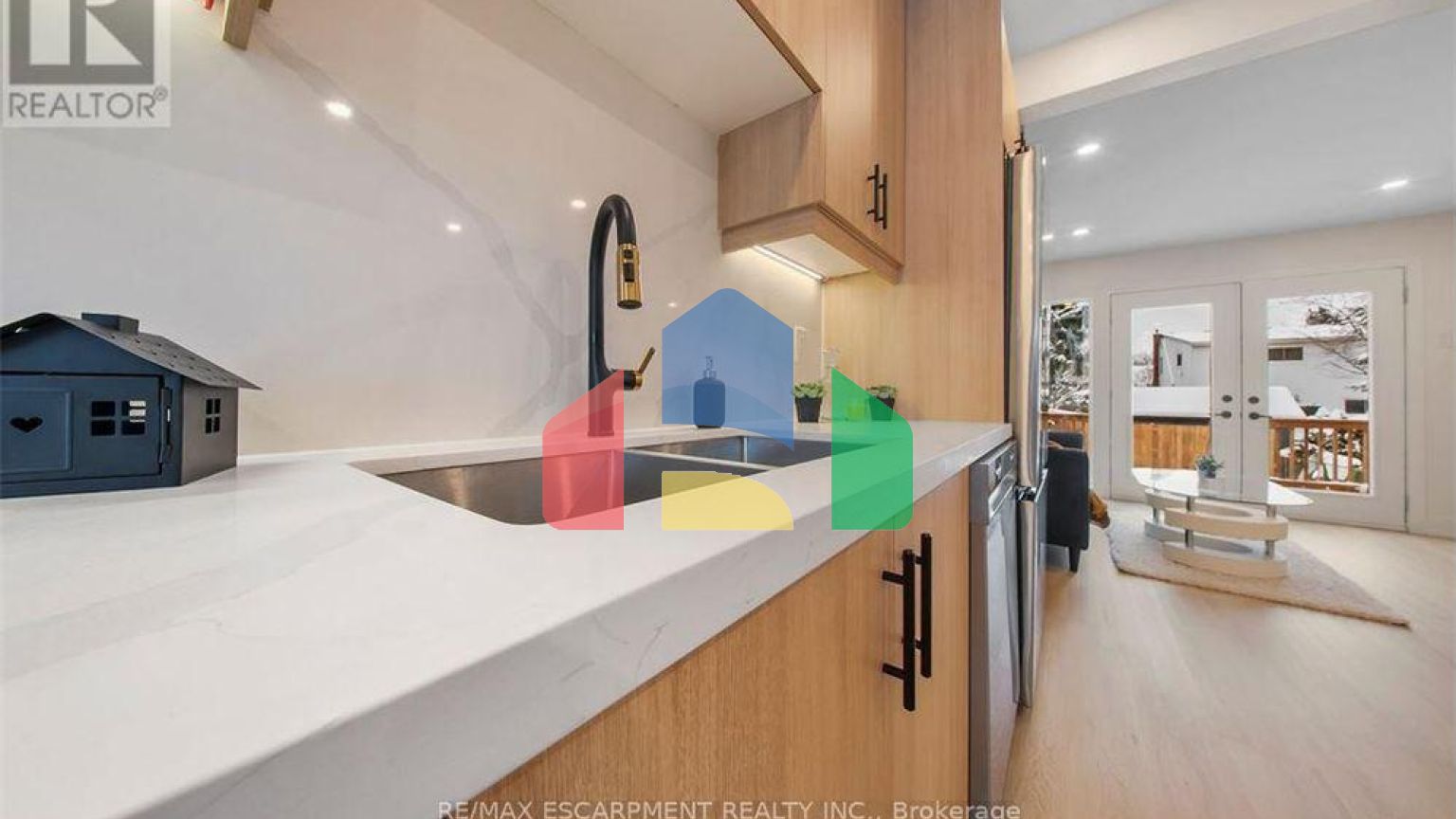 Residential - Single Family Home - Hamilton, Canada - Canada