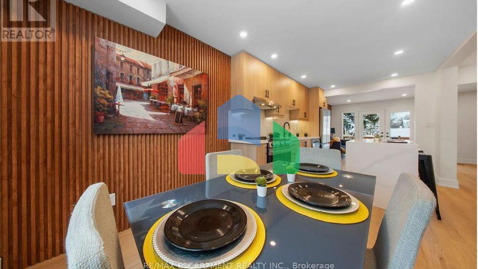 Residential - Single Family Home - Hamilton, Canada - Canada