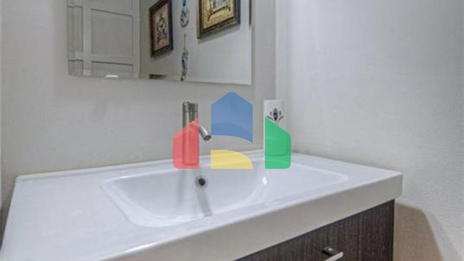 Residential - Single Family Home - Hamilton, Canada - Canada