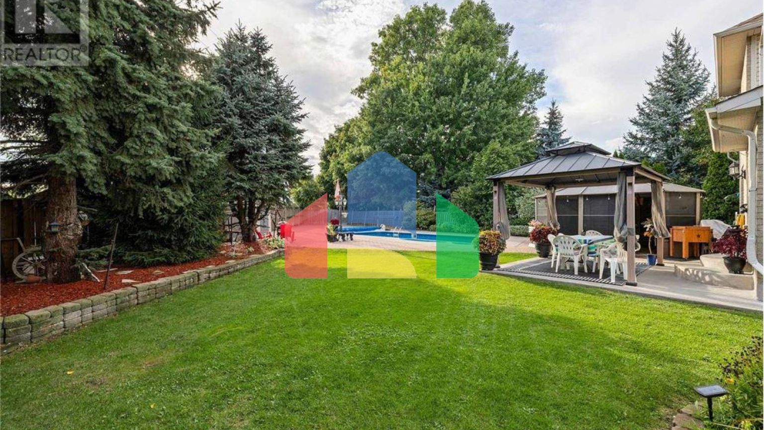 Residential - Single Family Home - Hamilton, Canada - Canada