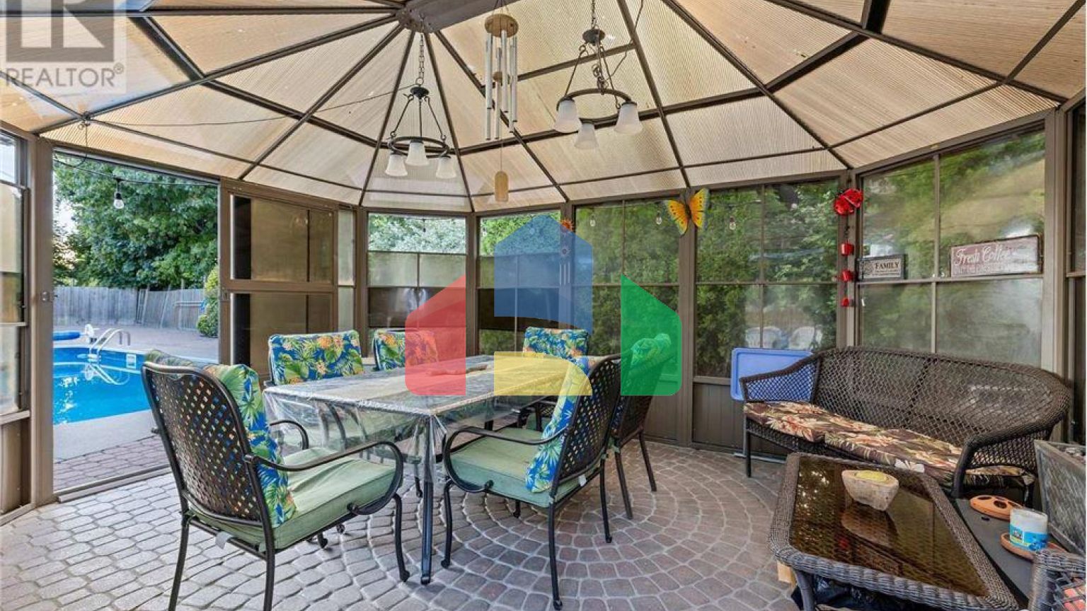 Residential - Single Family Home - Hamilton, Canada - Canada