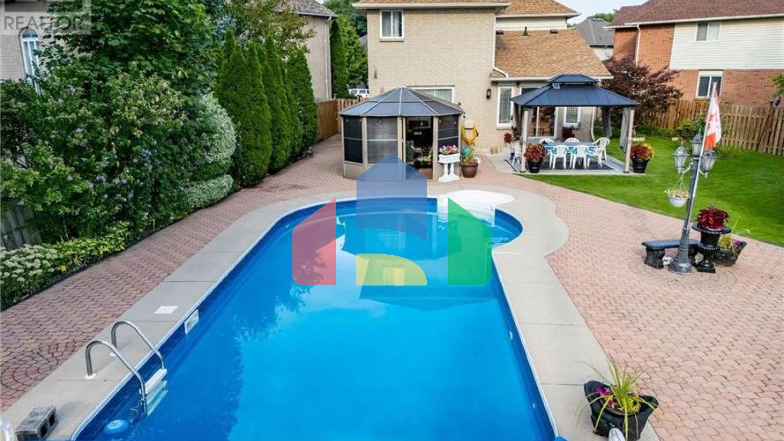 Residential - Single Family Home - Hamilton, Canada - Canada