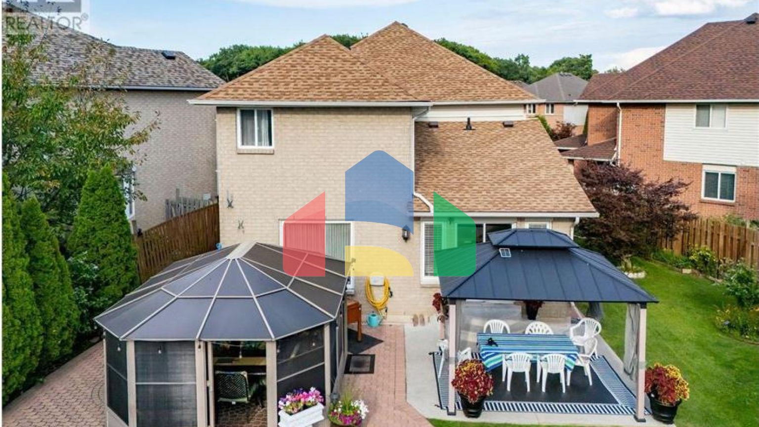 Residential - Single Family Home - Hamilton, Canada - Canada