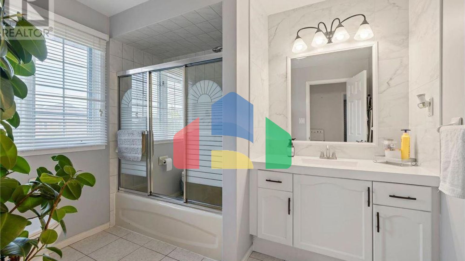 Residential - Single Family Home - Hamilton, Canada - Canada