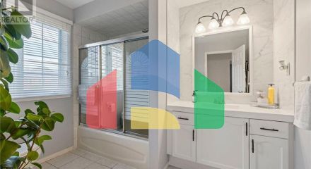 Residential - Single Family Home - Hamilton, Canada - Canada