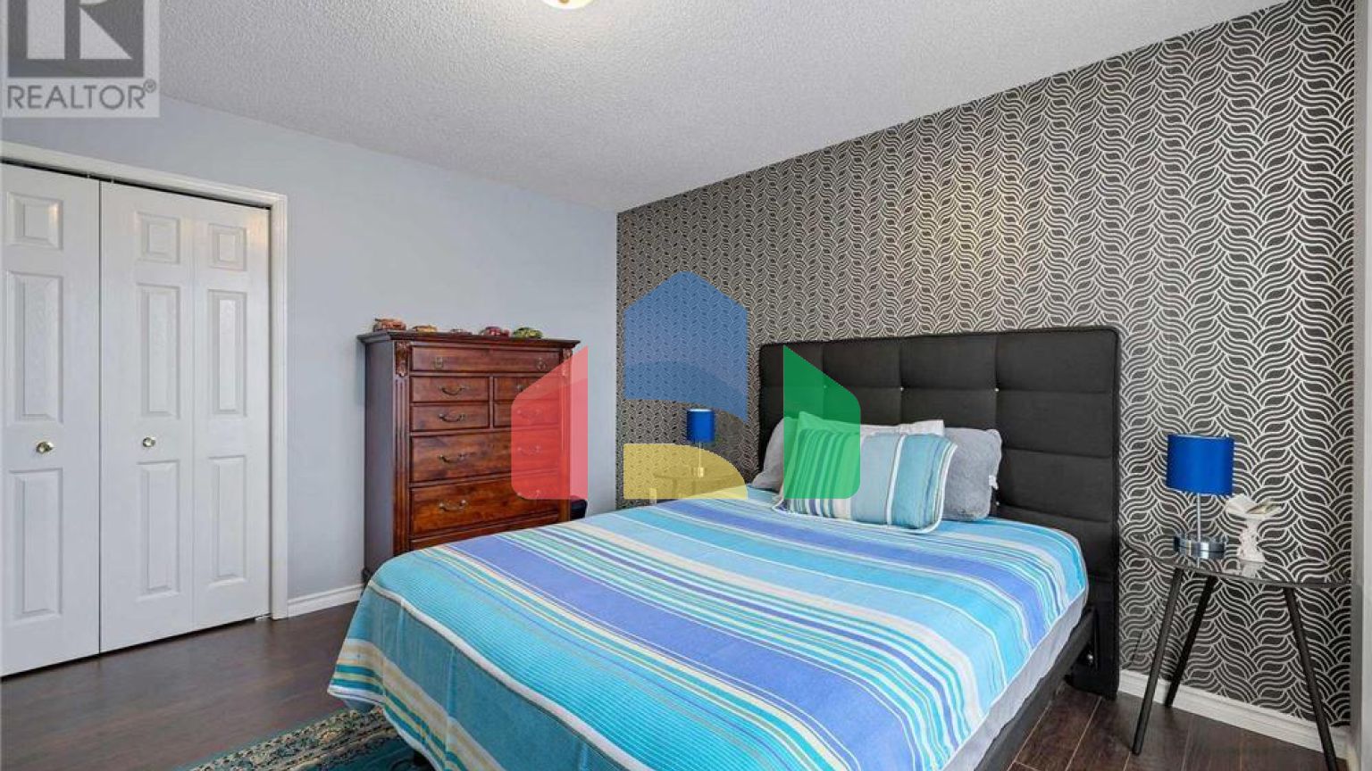 Residential - Single Family Home - Hamilton, Canada - Canada