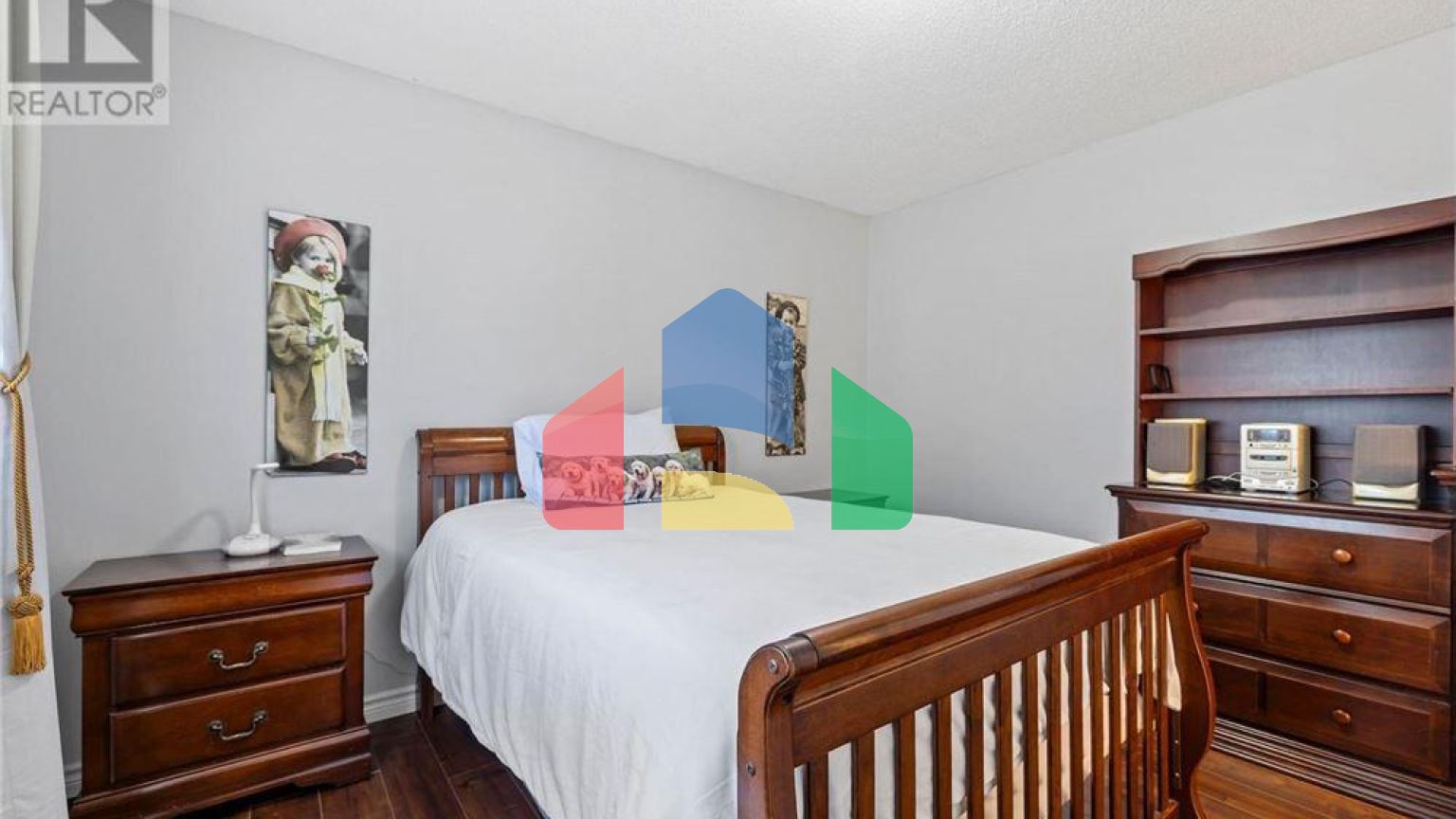 Residential - Single Family Home - Hamilton, Canada - Canada