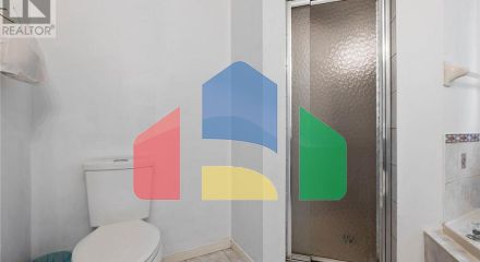 Residential - Single Family Home - Hamilton, Canada - Canada