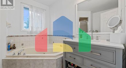 Residential - Single Family Home - Hamilton, Canada - Canada