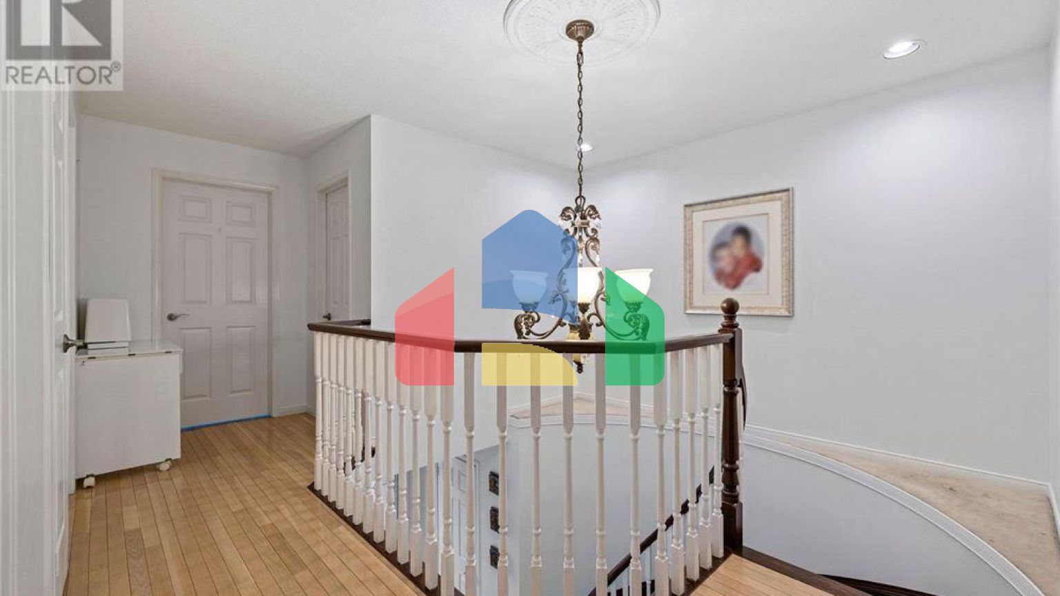 Residential - Single Family Home - Hamilton, Canada - Canada