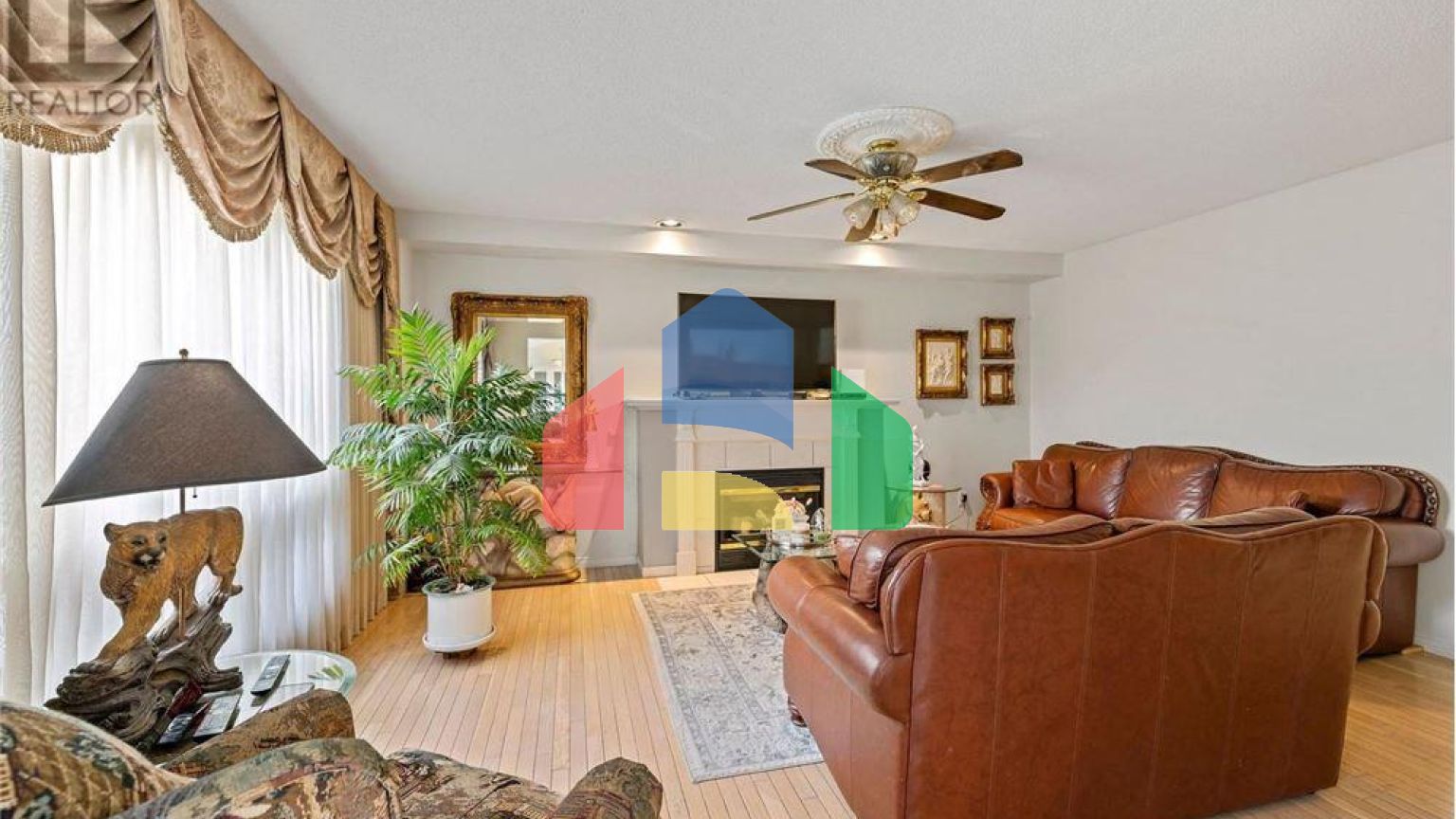 Residential - Single Family Home - Hamilton, Canada - Canada