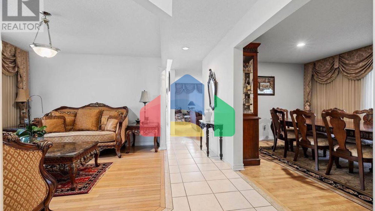 Residential - Single Family Home - Hamilton, Canada - Canada