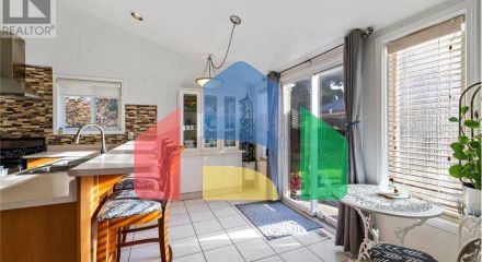 Residential - Single Family Home - Hamilton, Canada - Canada