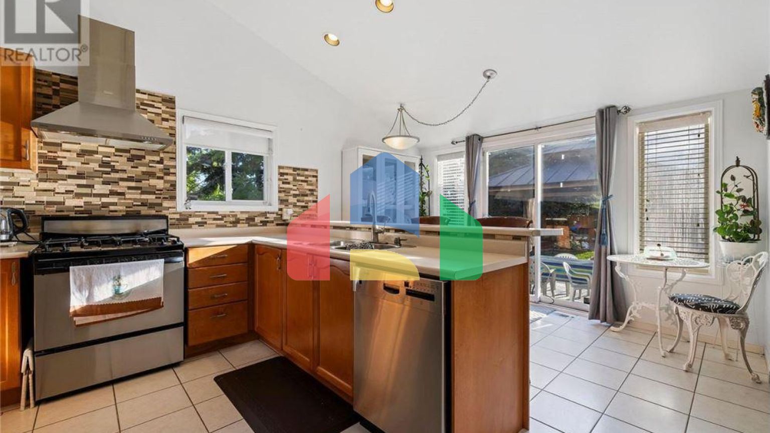 Residential - Single Family Home - Hamilton, Canada - Canada