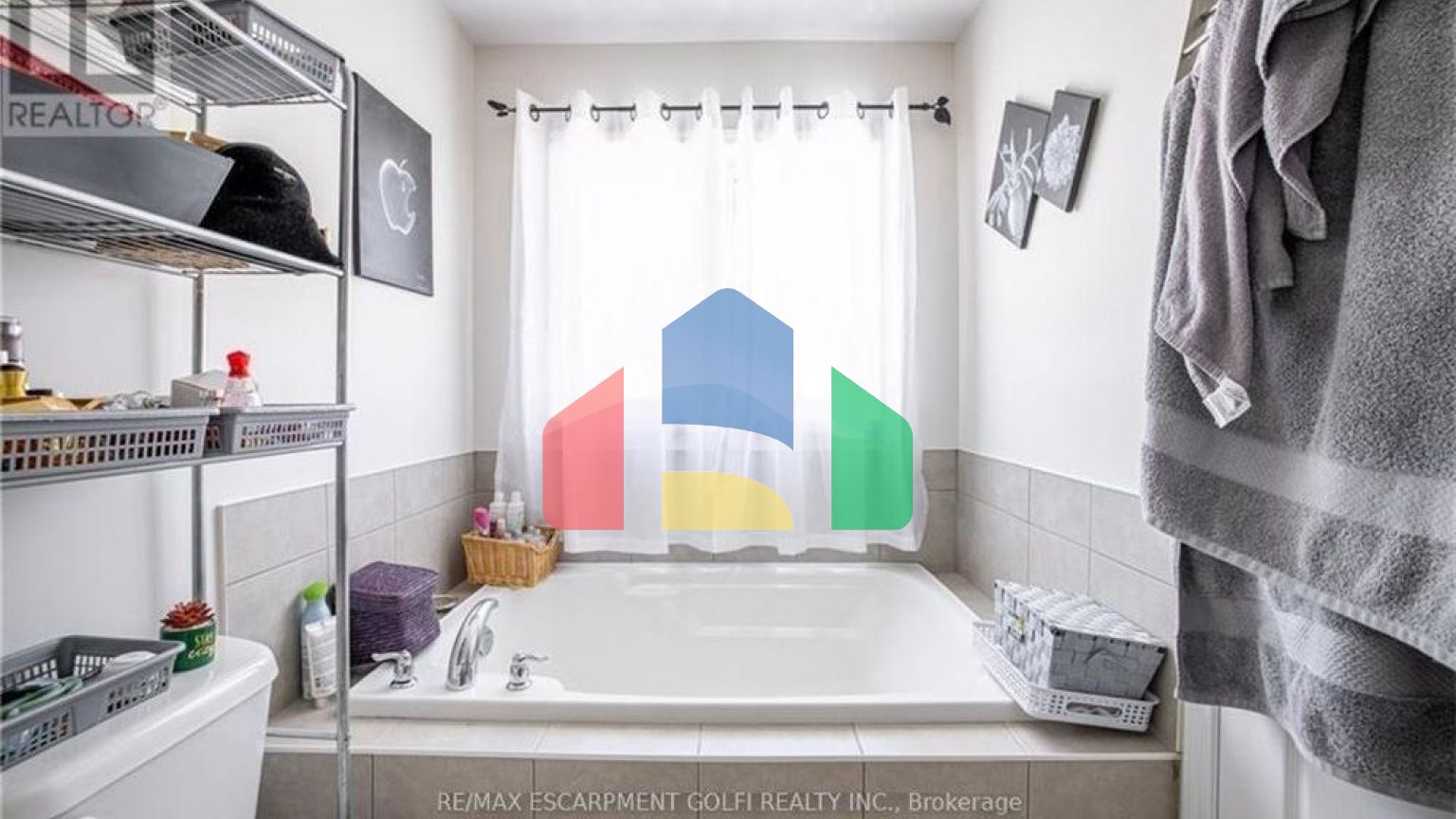 Residential - Single Family Home - Hamilton, Canada - Canada