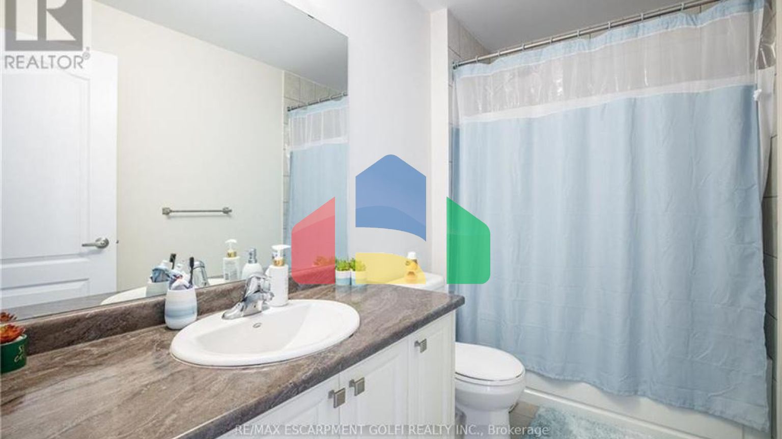 Residential - Single Family Home - Hamilton, Canada - Canada