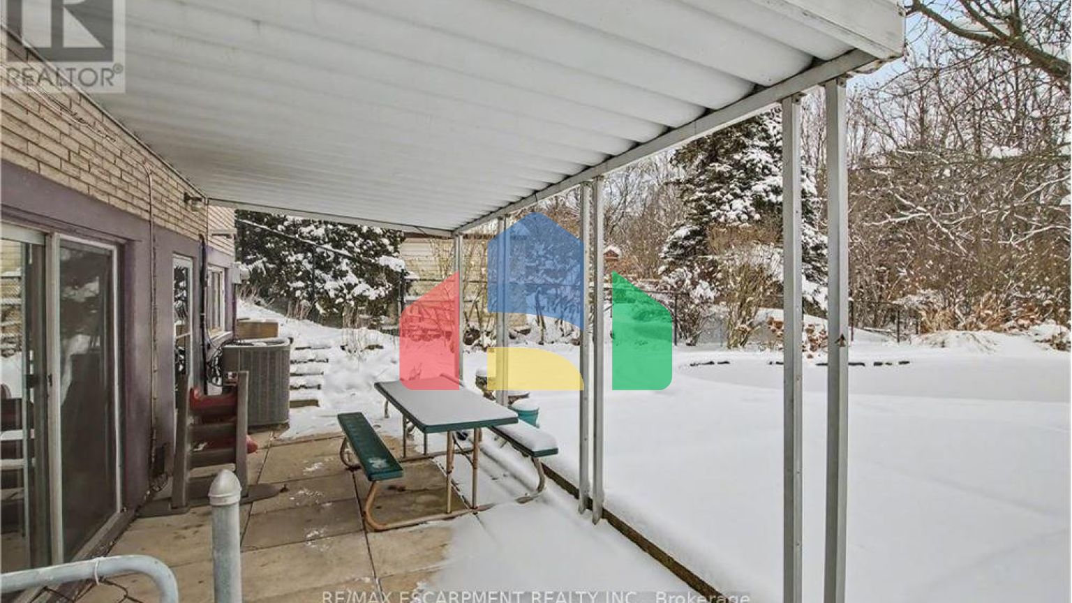 Residential - Single Family Home - Hamilton, Canada - Canada