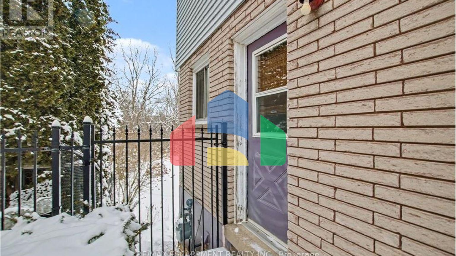 Residential - Single Family Home - Hamilton, Canada - Canada