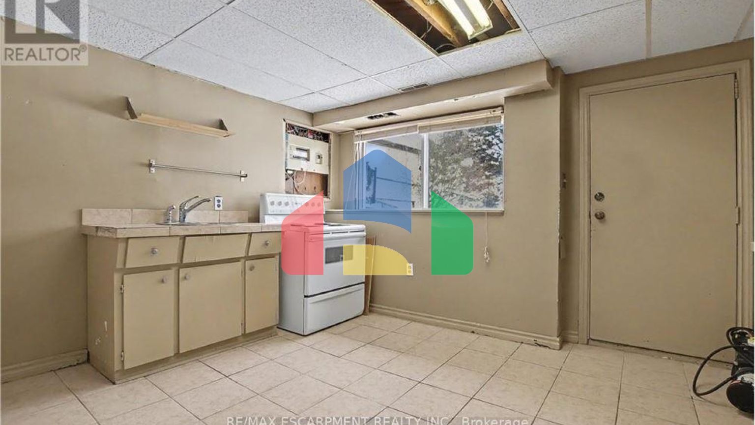 Residential - Single Family Home - Hamilton, Canada - Canada