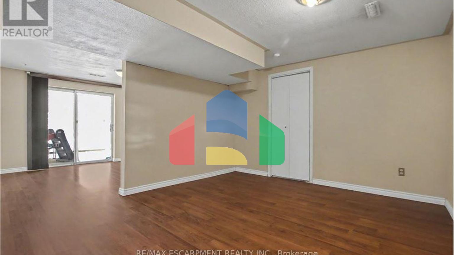 Residential - Single Family Home - Hamilton, Canada - Canada