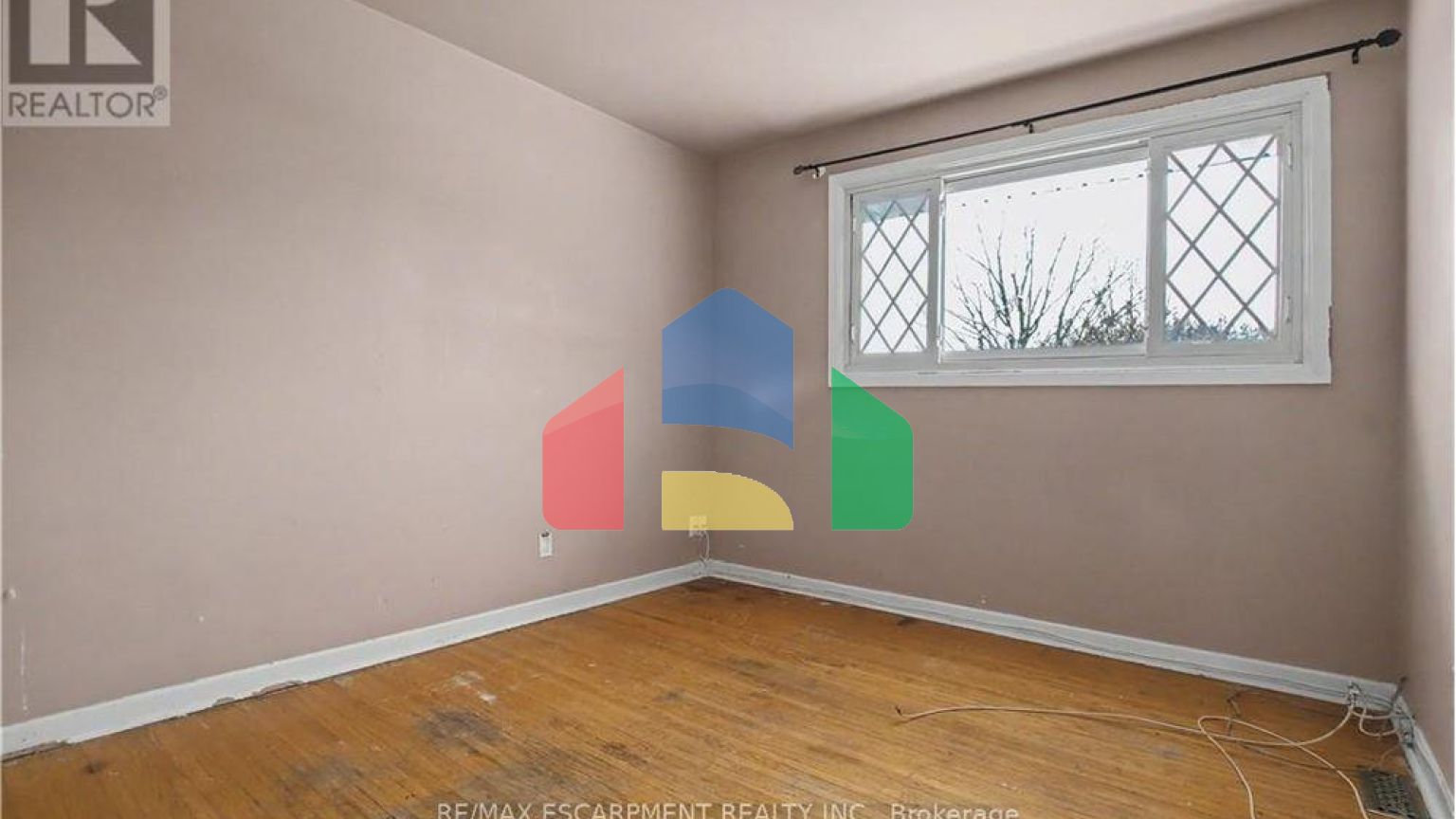 Residential - Single Family Home - Hamilton, Canada - Canada