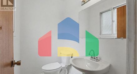 Residential - Single Family Home - Hamilton, Canada - Canada