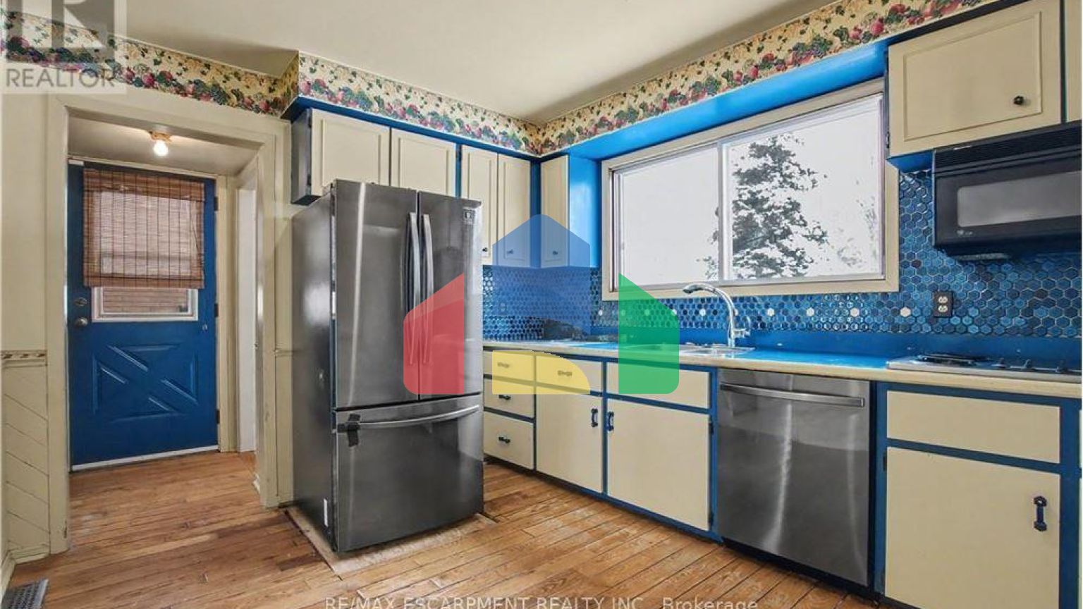 Residential - Single Family Home - Hamilton, Canada - Canada