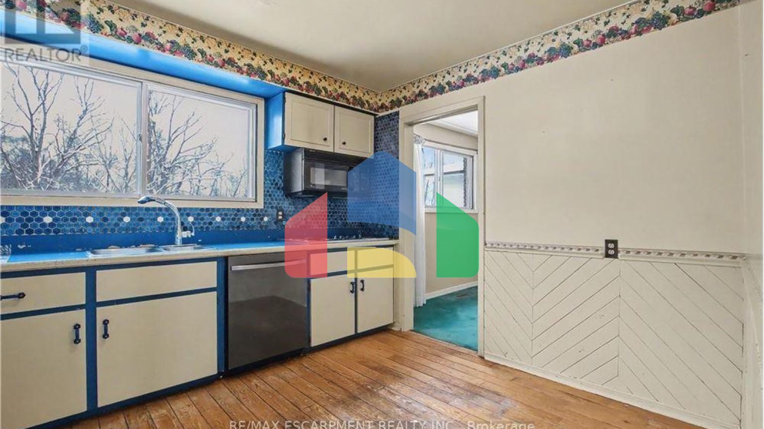 Residential - Single Family Home - Hamilton, Canada - Canada