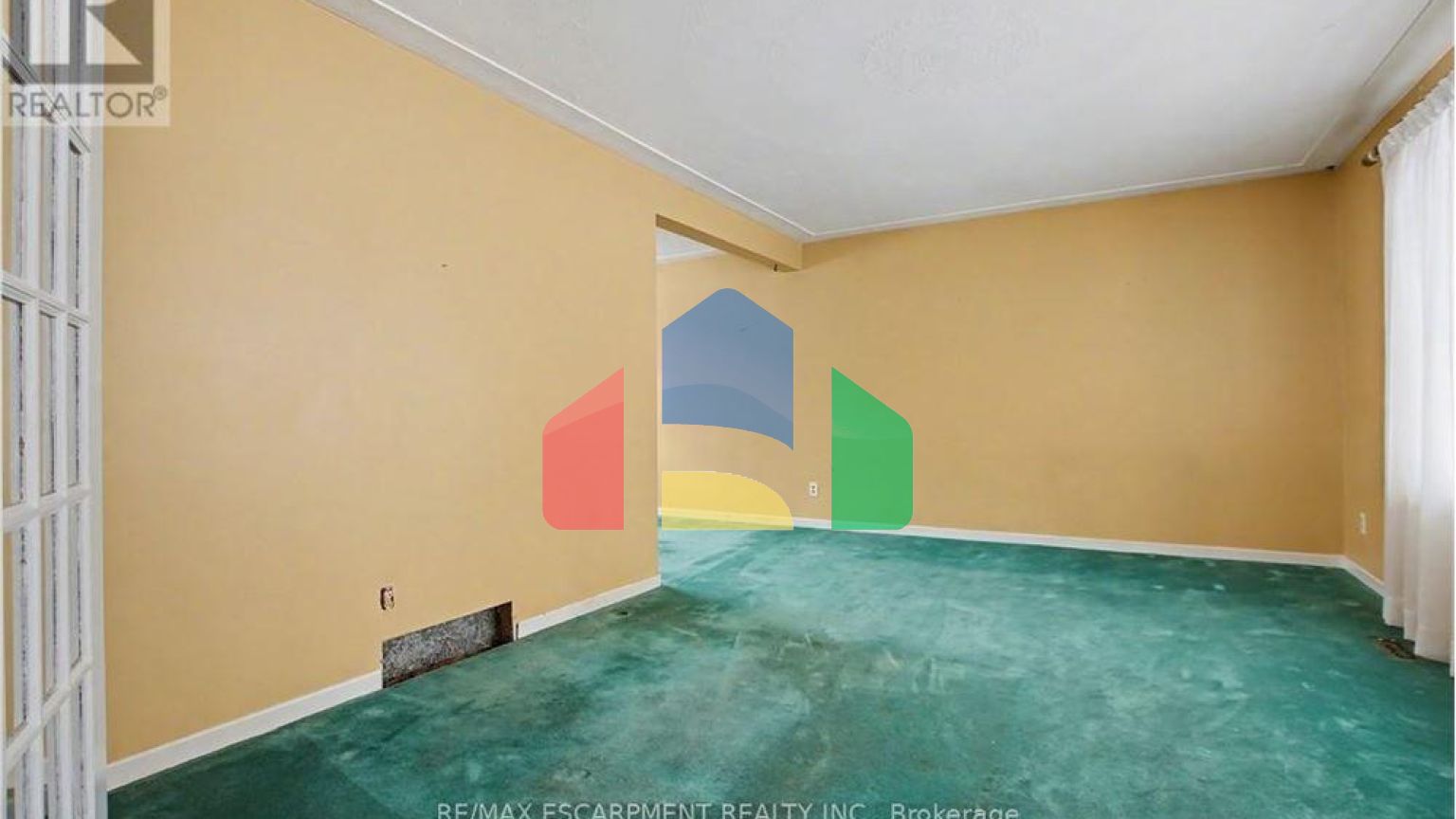 Residential - Single Family Home - Hamilton, Canada - Canada