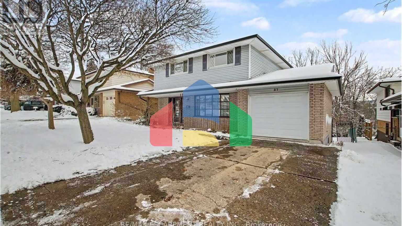 Residential - Single Family Home - Hamilton, Canada - Canada