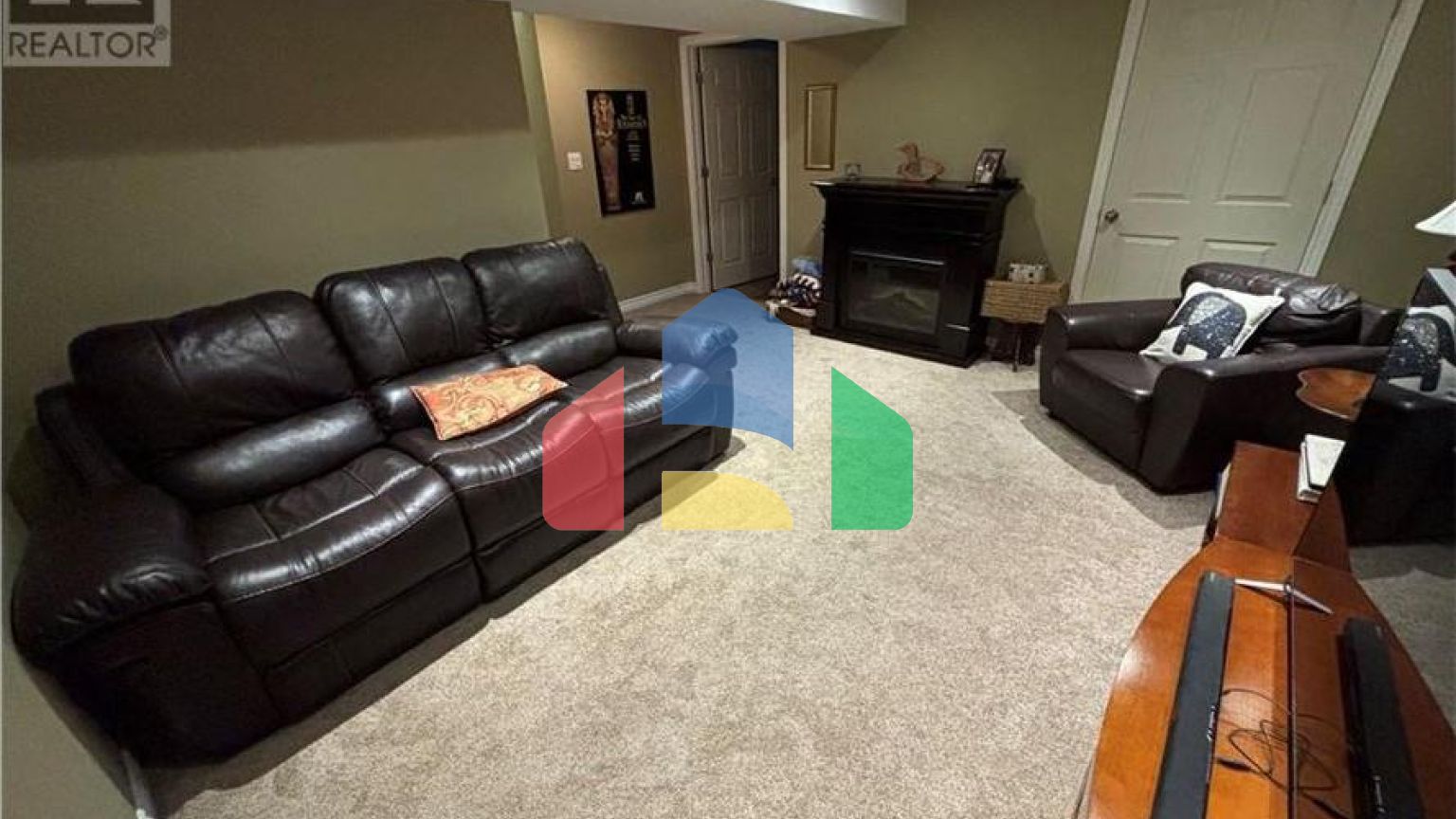 Residential - Single Family Home - Hamilton, Canada - Canada