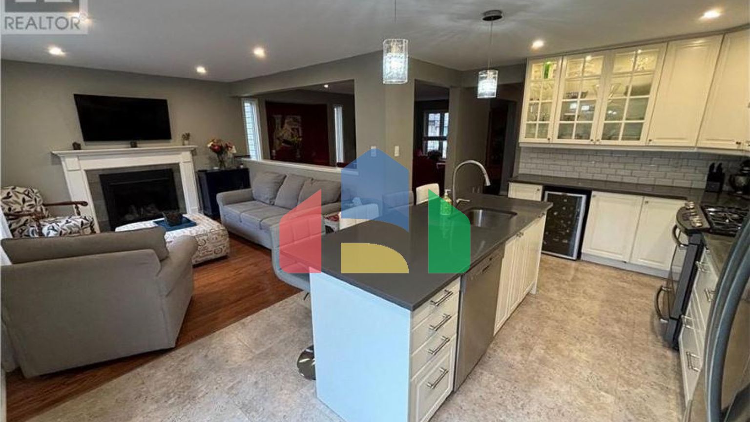 Residential - Single Family Home - Hamilton, Canada - Canada