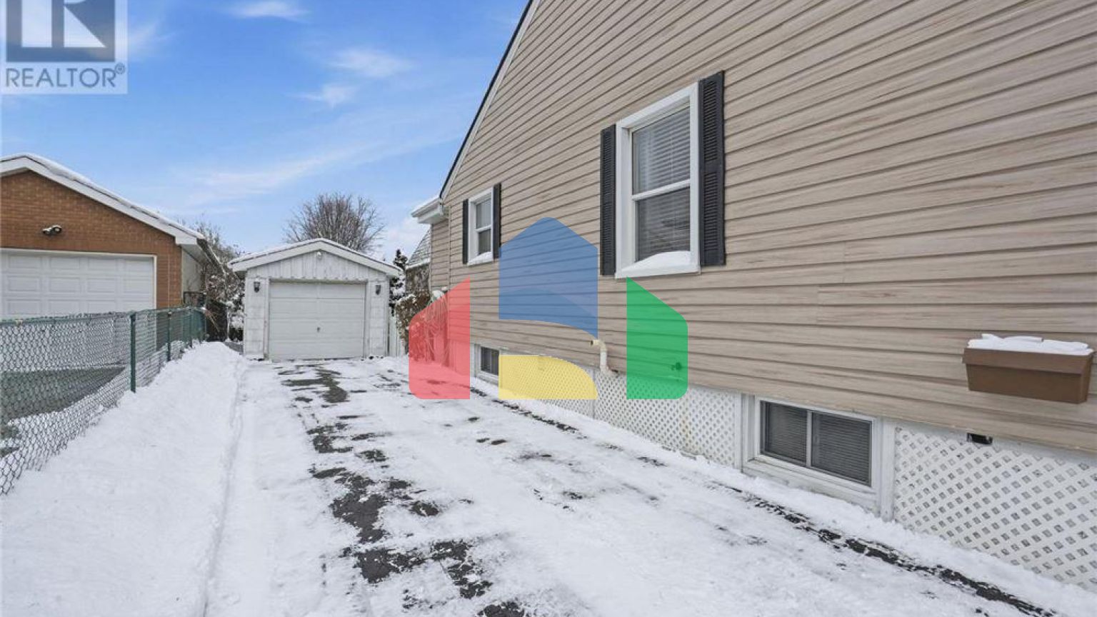 Residential - Single Family Home - Hamilton, Canada - Canada