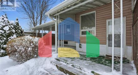 Residential - Single Family Home - Hamilton, Canada - Canada