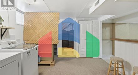 Residential - Single Family Home - Hamilton, Canada - Canada