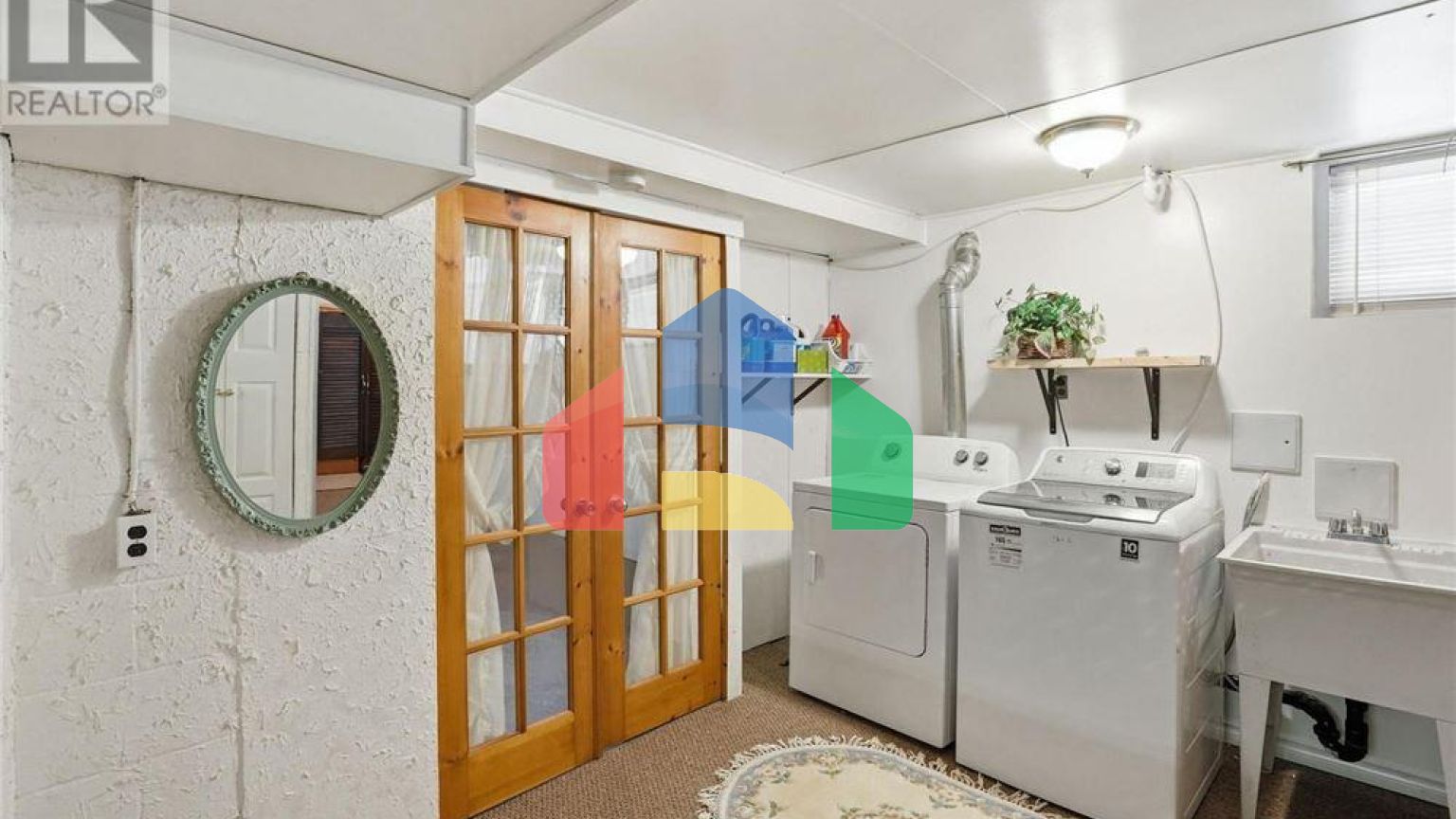 Residential - Single Family Home - Hamilton, Canada - Canada