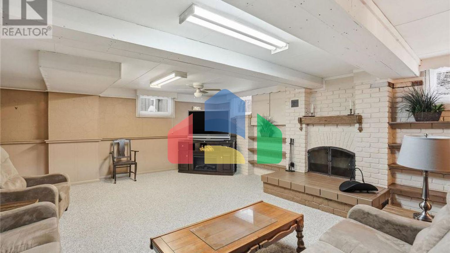 Residential - Single Family Home - Hamilton, Canada - Canada