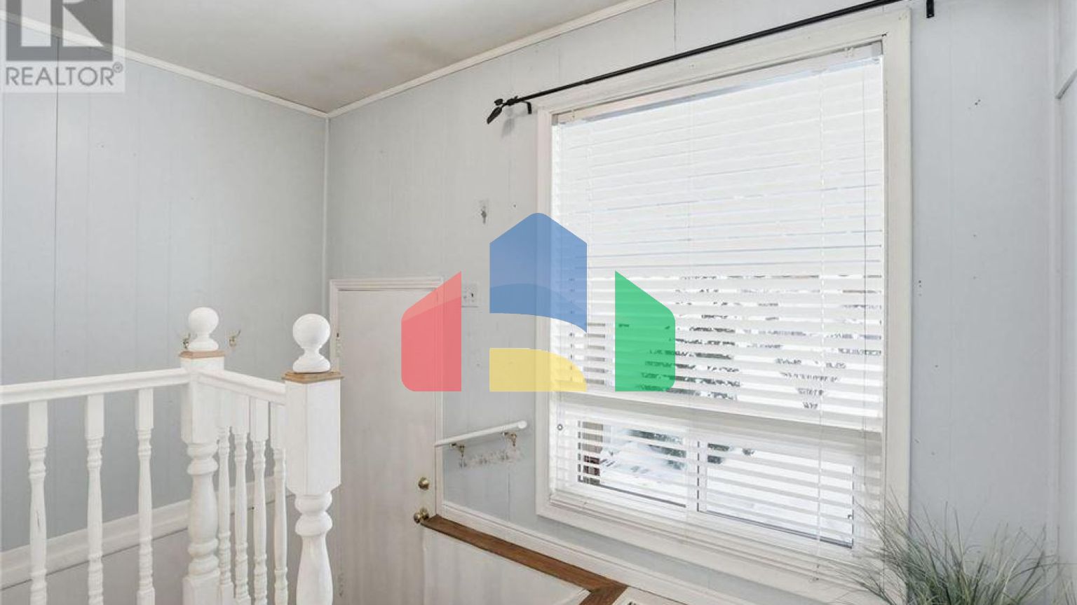 Residential - Single Family Home - Hamilton, Canada - Canada