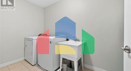 Residential - Single Family Home - Hamilton, Canada - Canada