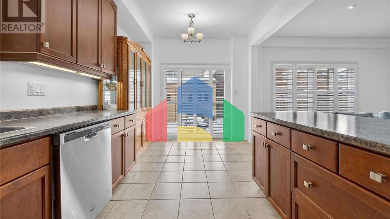 Residential - Single Family Home - Hamilton, Canada - Canada