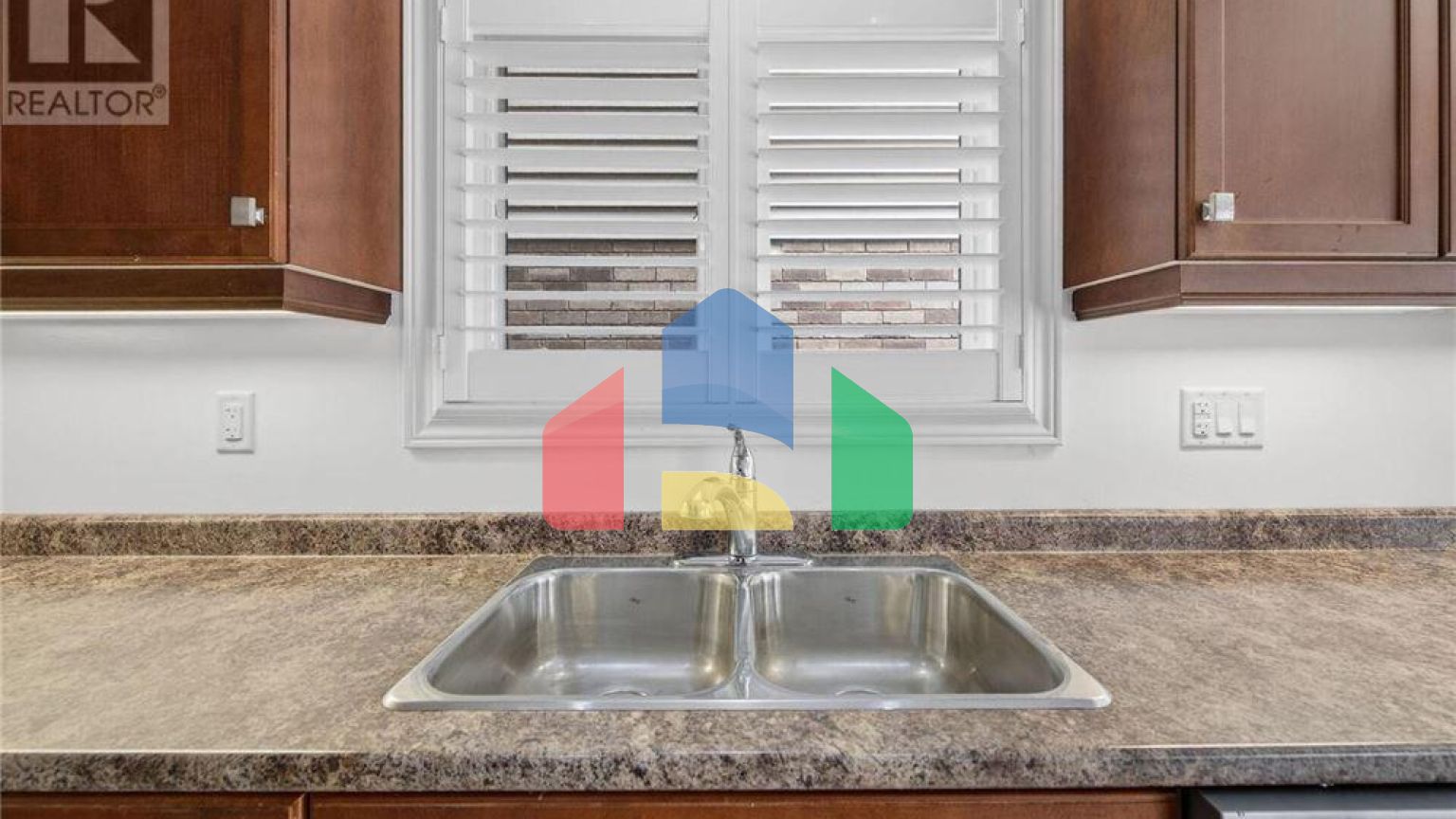 Residential - Single Family Home - Hamilton, Canada - Canada