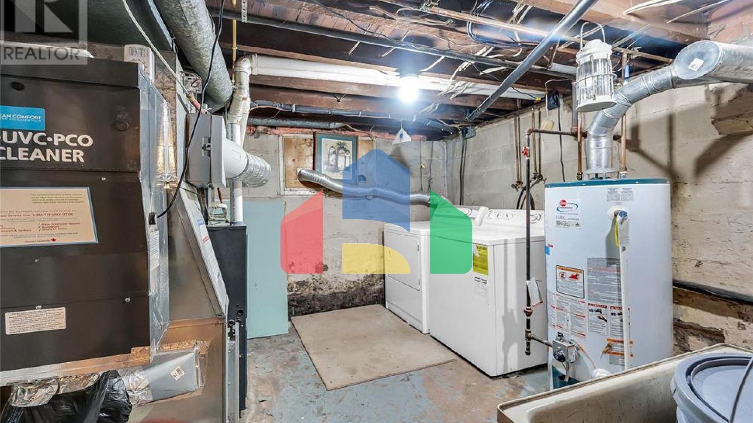 Residential - Single Family Home - Hamilton, Canada - Canada