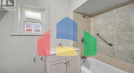 Residential - Single Family Home - Hamilton, Canada - Canada