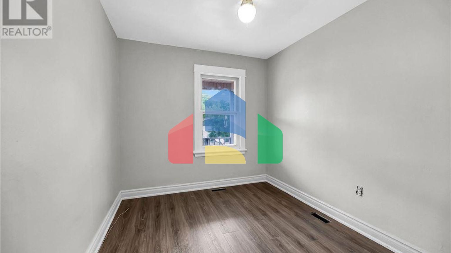 Residential - Single Family Home - Hamilton, Canada - Canada