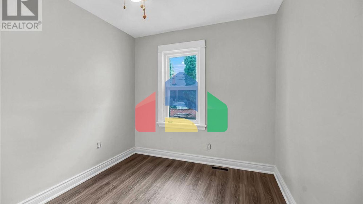 Residential - Single Family Home - Hamilton, Canada - Canada