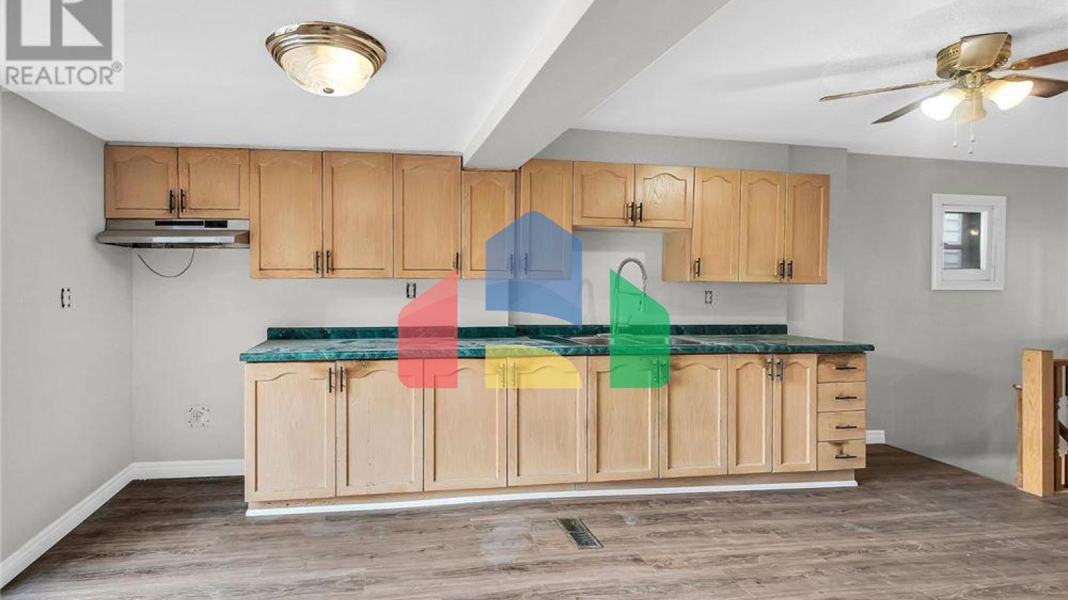 Residential - Single Family Home - Hamilton, Canada - Canada