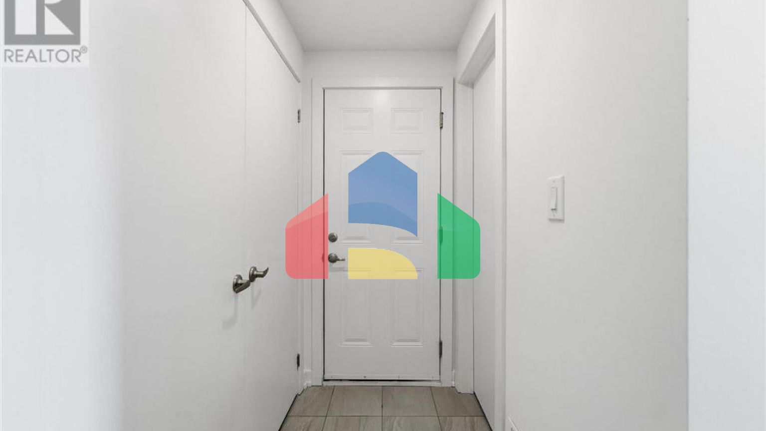 Residential - Single Family Home - Hamilton, Canada - Canada