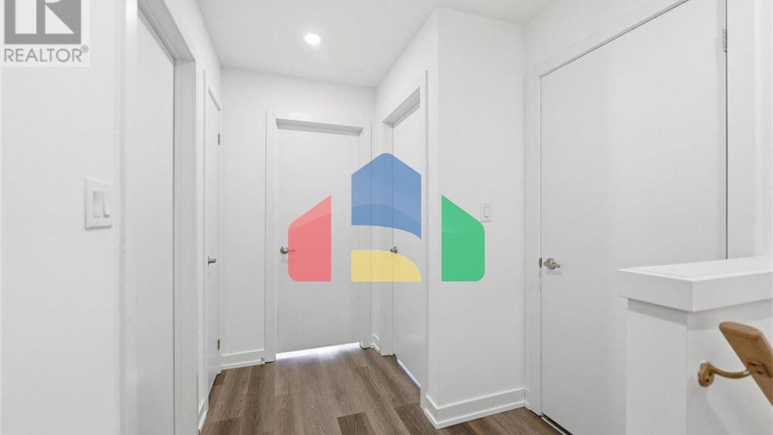 Residential - Single Family Home - Hamilton, Canada - Canada